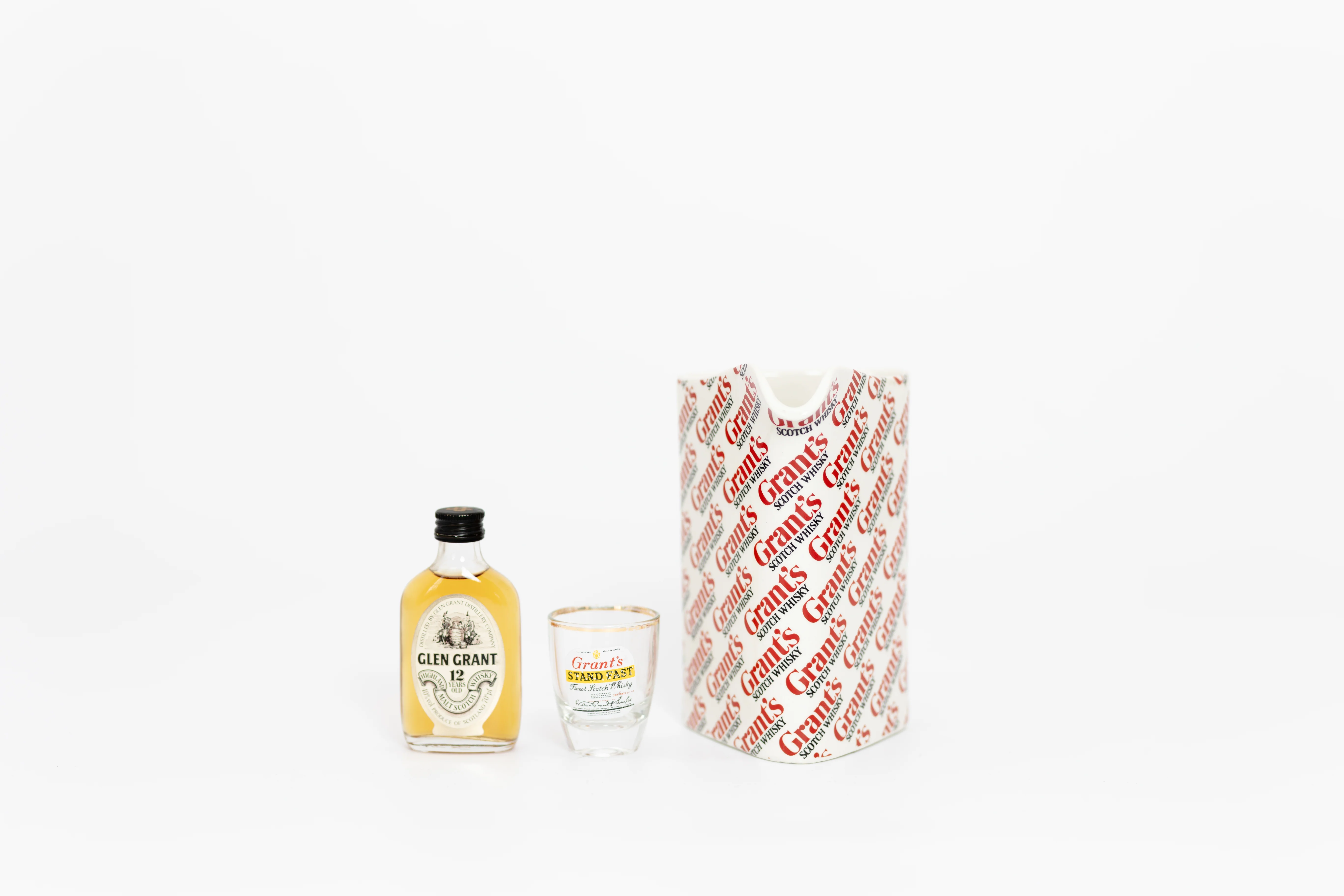 Glen Grant 1980s 75cl + Miniature & Jug - Image 2