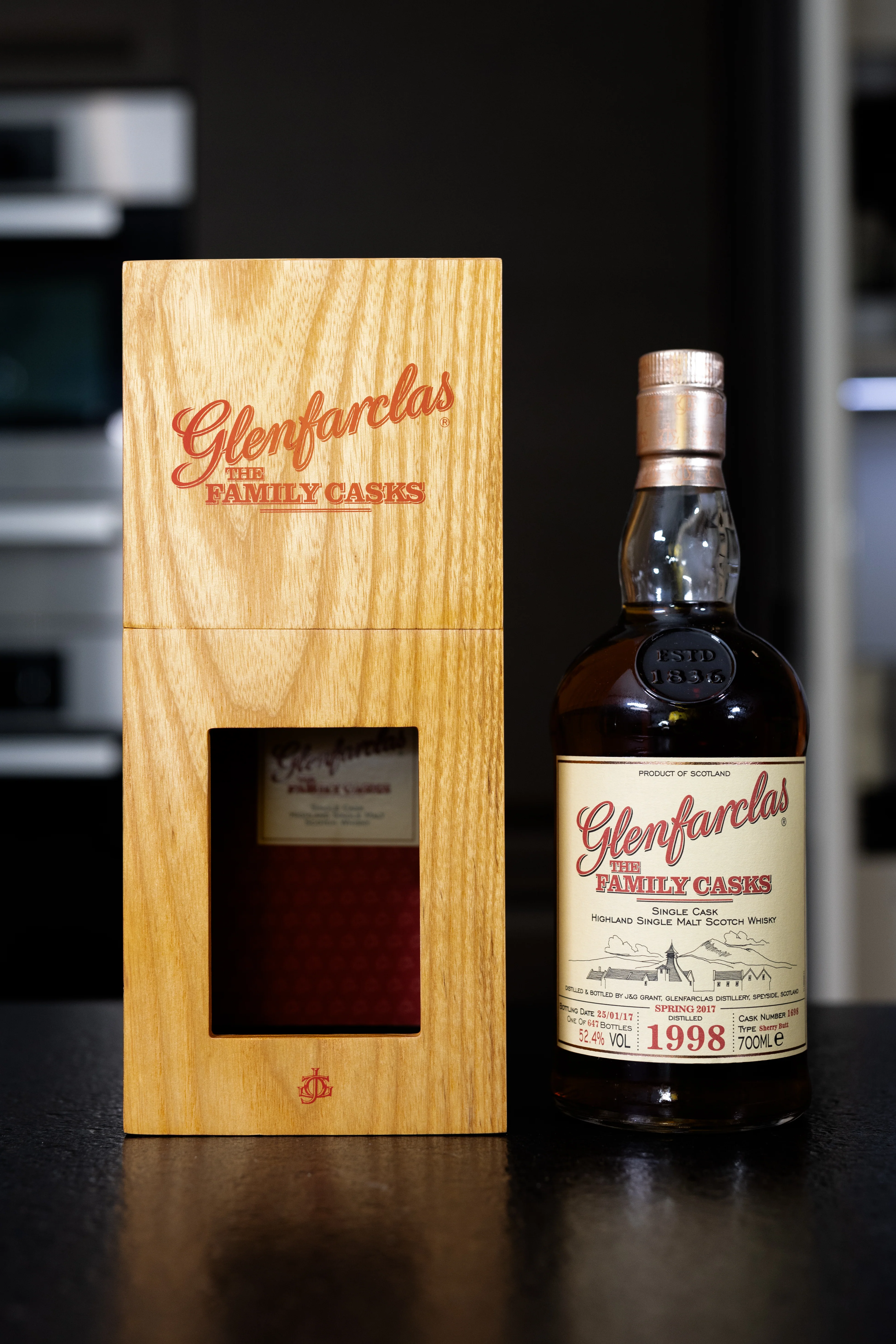 Glenfarclas 1998 Family Cask #1698 / Spring 2017 - Image 2