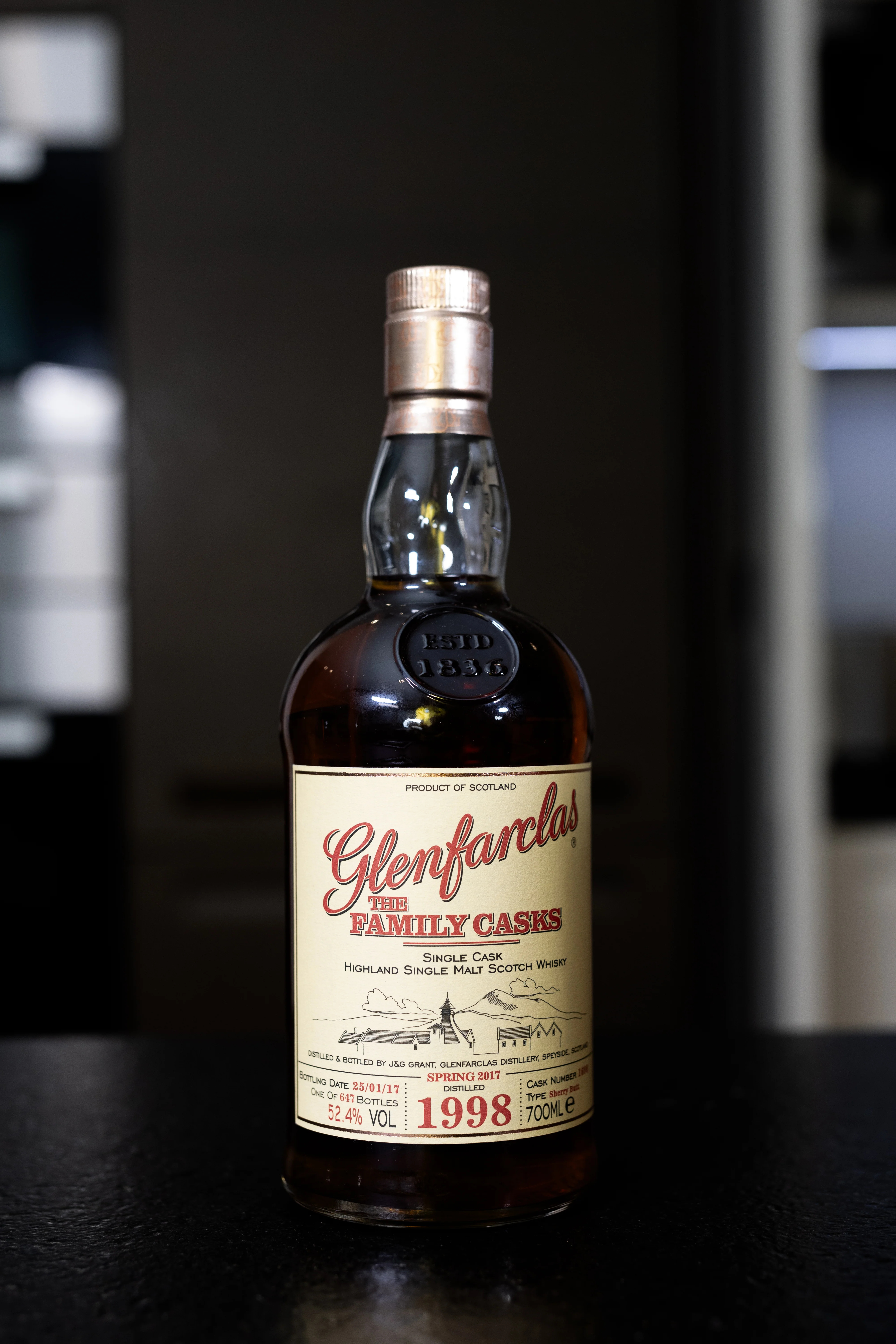 Glenfarclas 1998 Family Cask #1698 / Spring 2017 - Image 3