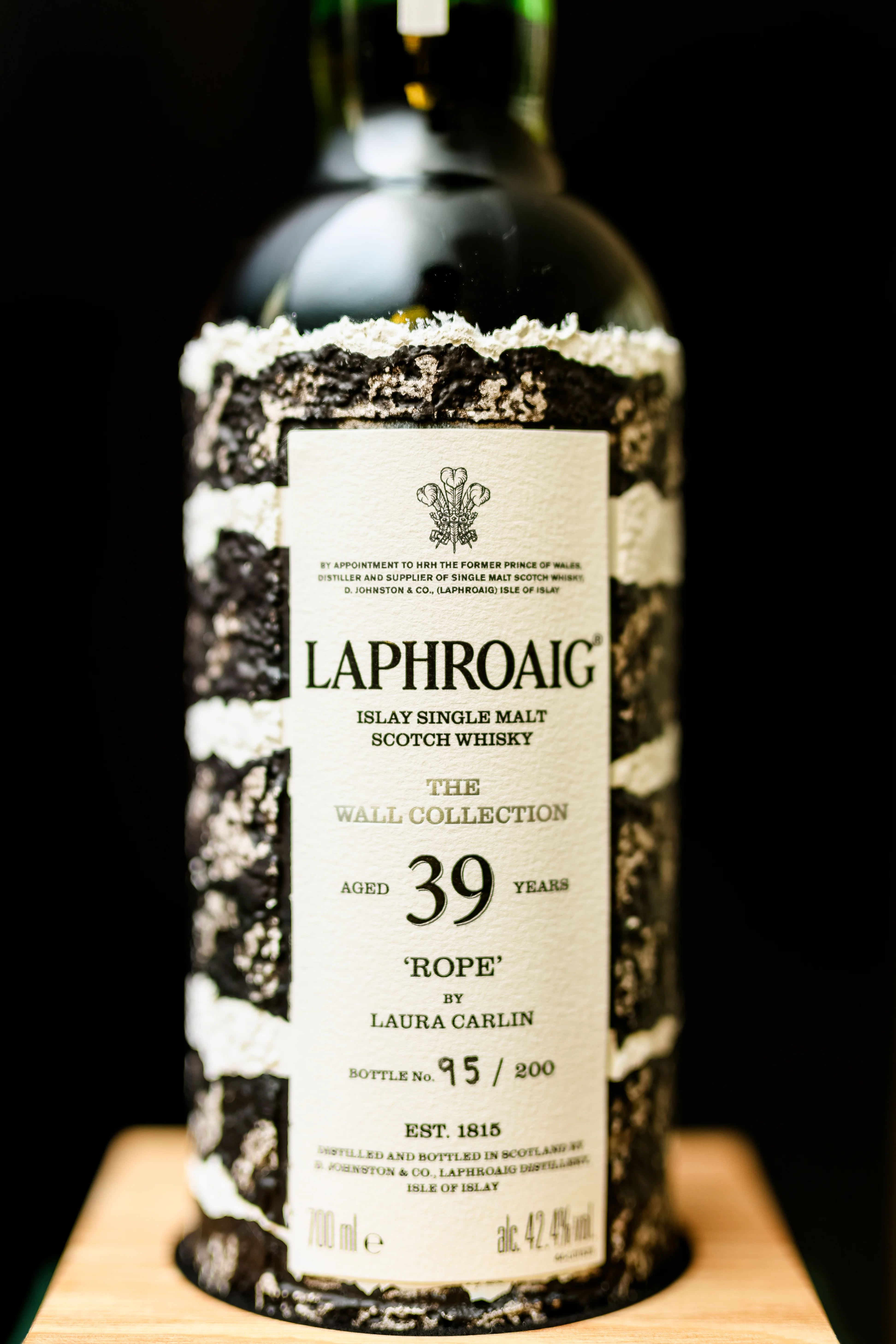 Laphroaig 39 Year Old - The Wall Collection (Rope Edition) - Image 4